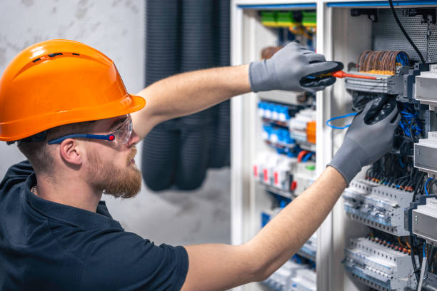 Best Affordable Emergency Electrician  in Freeport, FL